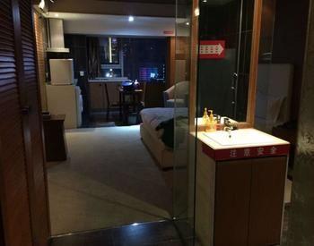 Chengdu Comma Apartment Hotel - Xinian Branch Zewnętrze zdjęcie